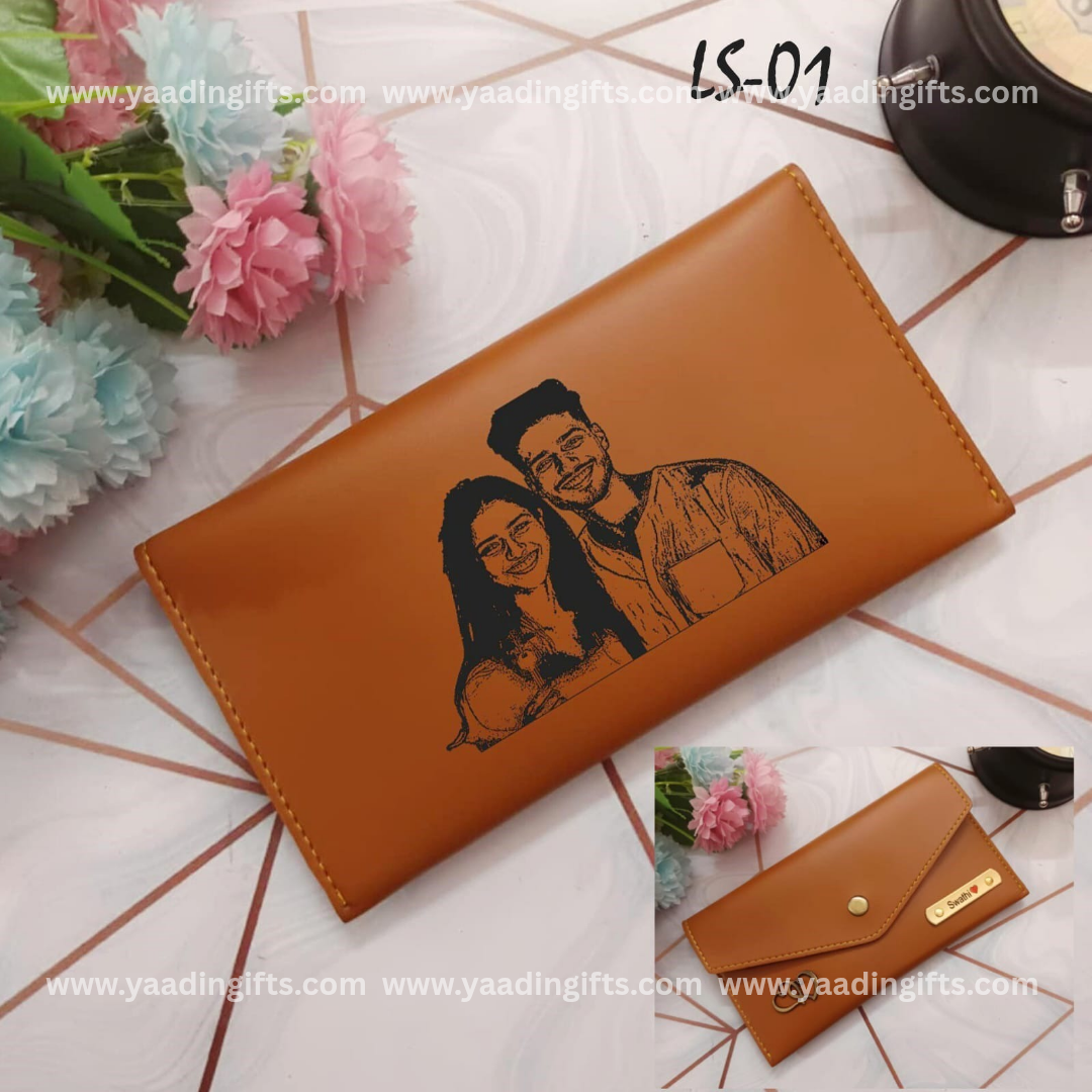Ladies sketch photo wallet - C