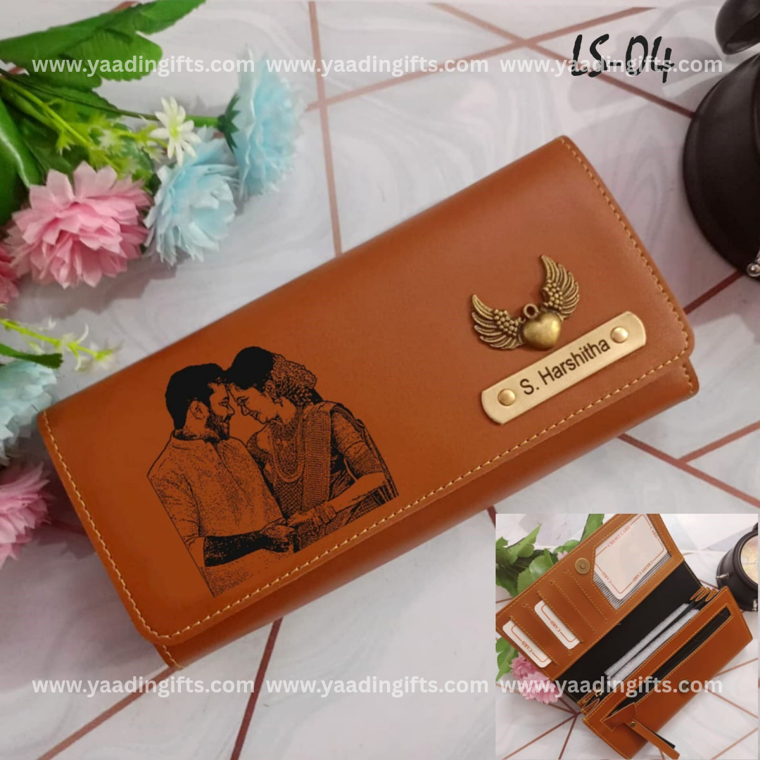 Ladies sketch photo wallet - C