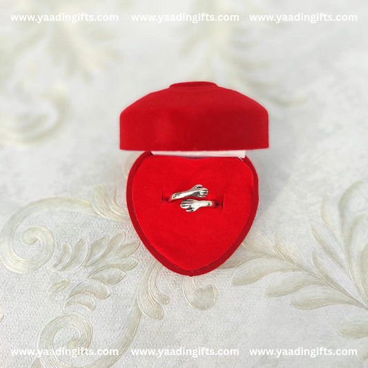 Hug ring